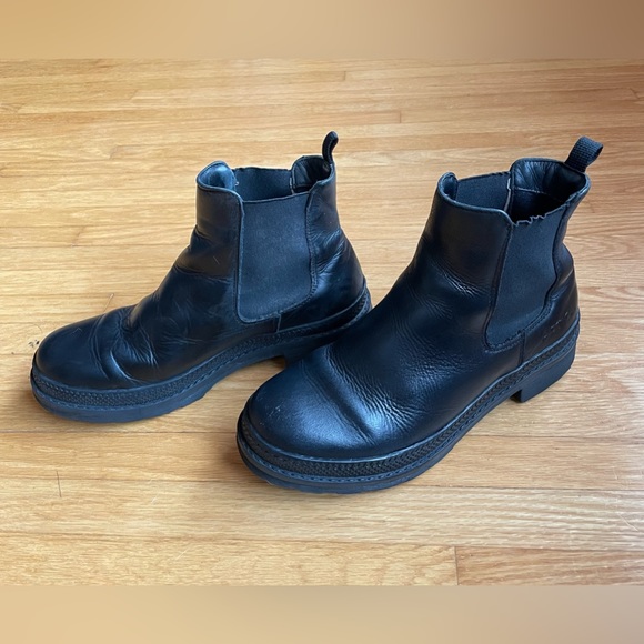 Artica Black Chelsea Ankle Boots.  Size 37, Size 7 US. Good used conditi… - Picture 3 of 7